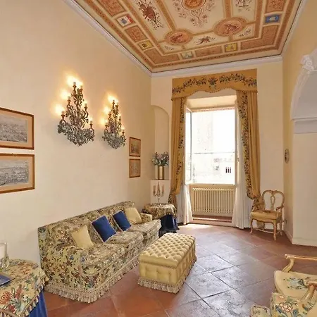 Piazza Del Campo Apartment